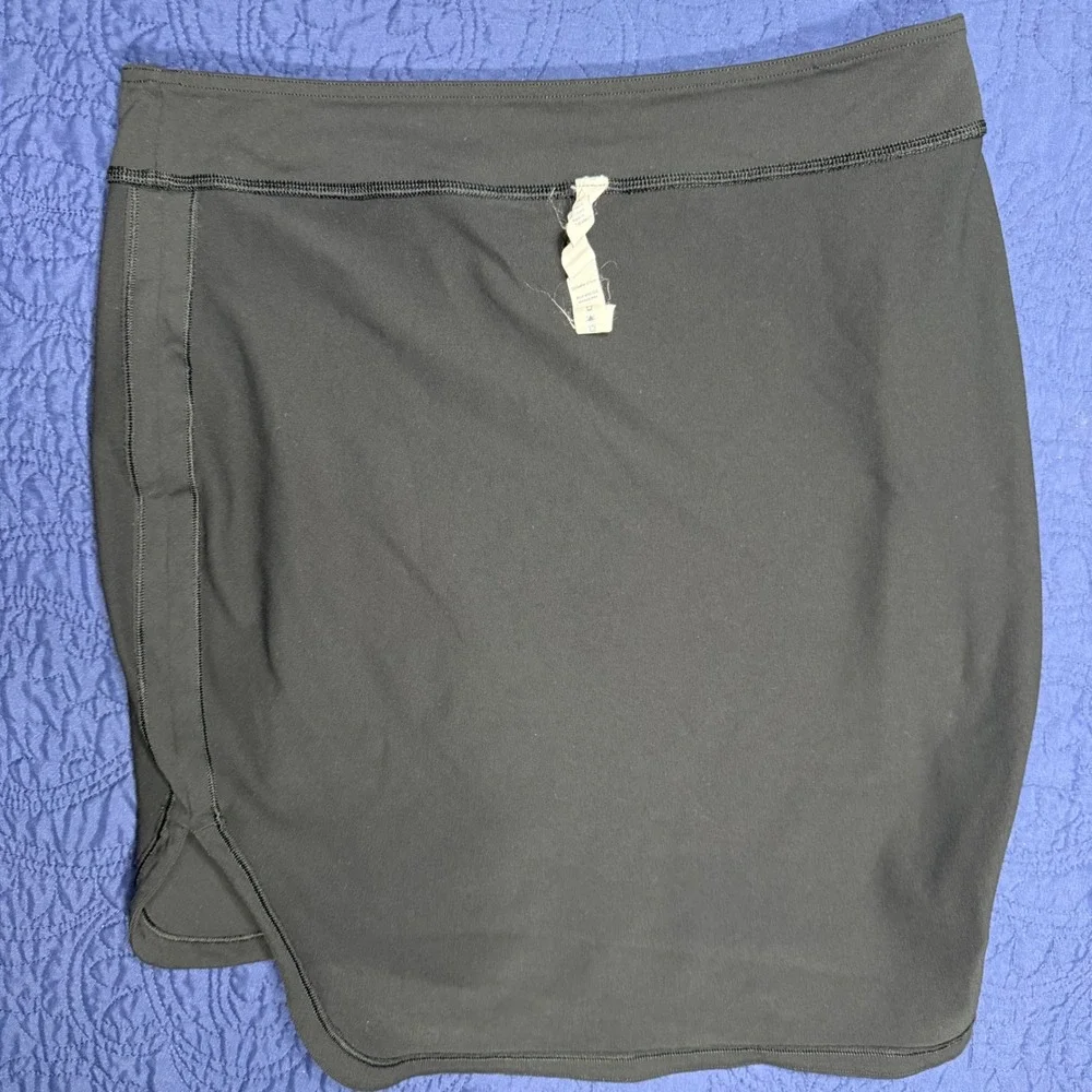 Lululemon City Skirt Athletica Black Active  Curved Size 10 Nylon Spandex Blend